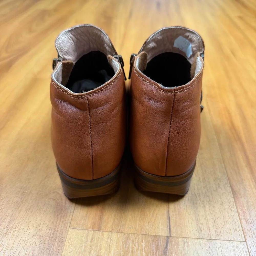 Naot Women Brown Leather Ankle Boots Side Zip Low Stacked Heel Shoes Size 38 L7